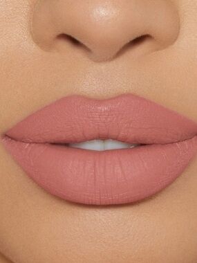 🩷KYLIE by Kylie Jenner Matte Lip Kit in Angel (pink nude)